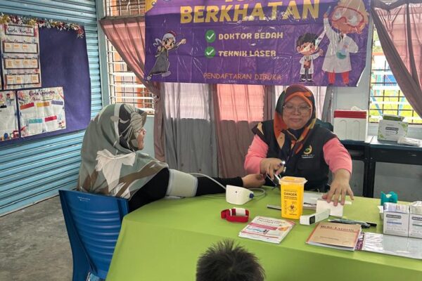sakura-KLINIK AWLA COME TO SCHOOL SK BUKIT GAMBIR (10)
