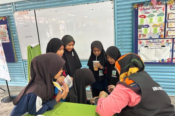 sakura-KLINIK AWLA COME TO SCHOOL SK BUKIT GAMBIR (11)