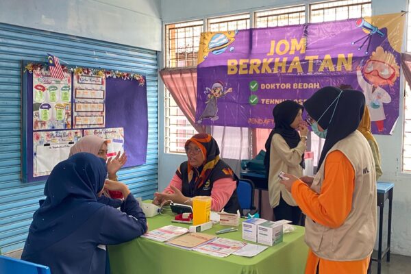 sakura-KLINIK AWLA COME TO SCHOOL SK BUKIT GAMBIR (13)
