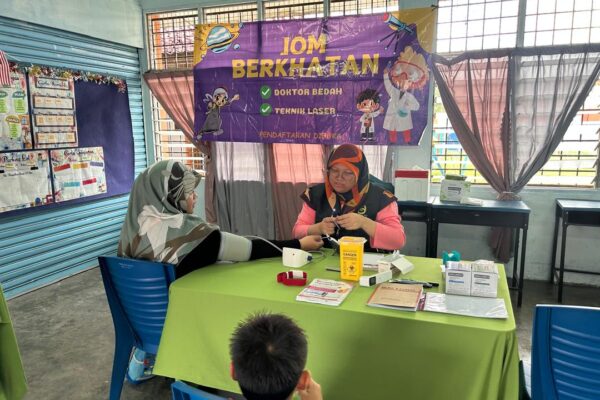 sakura-KLINIK AWLA COME TO SCHOOL SK BUKIT GAMBIR (2)