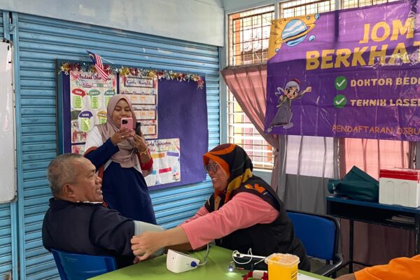 sakura-KLINIK AWLA COME TO SCHOOL SK BUKIT GAMBIR (20)