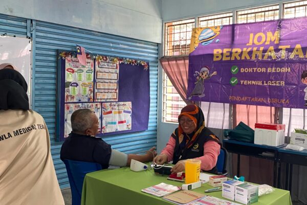 sakura-KLINIK AWLA COME TO SCHOOL SK BUKIT GAMBIR (21)