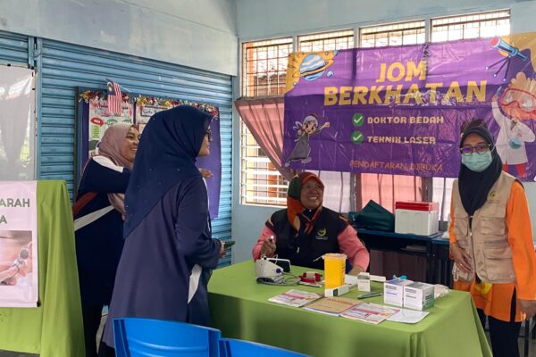 sakura-KLINIK AWLA COME TO SCHOOL SK BUKIT GAMBIR (26)