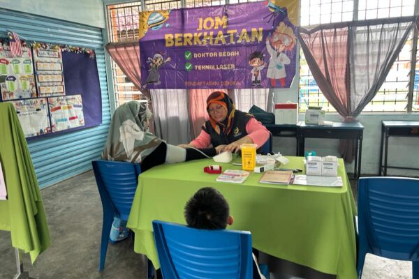 sakura-KLINIK AWLA COME TO SCHOOL SK BUKIT GAMBIR (3)