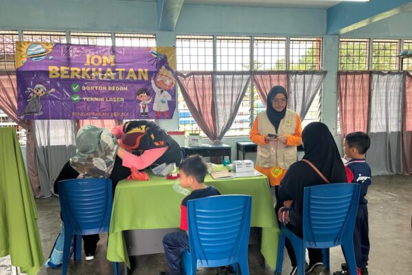 sakura-KLINIK AWLA COME TO SCHOOL SK BUKIT GAMBIR (6)