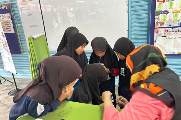 sakura-KLINIK AWLA COME TO SCHOOL SK BUKIT GAMBIR (8)