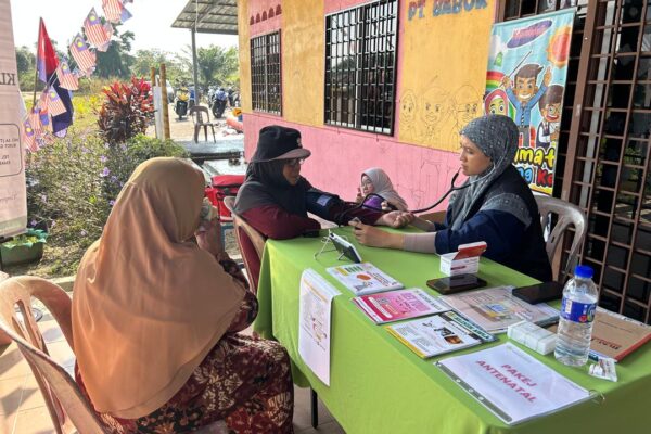 sakura-KLINIK AWLA MASUK KAMPUNG (PARIT BABOK) (3)