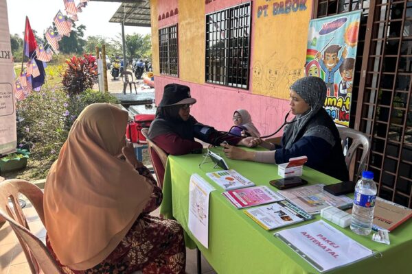 sakura-KLINIK AWLA MASUK KAMPUNG (PARIT BABOK) (4)